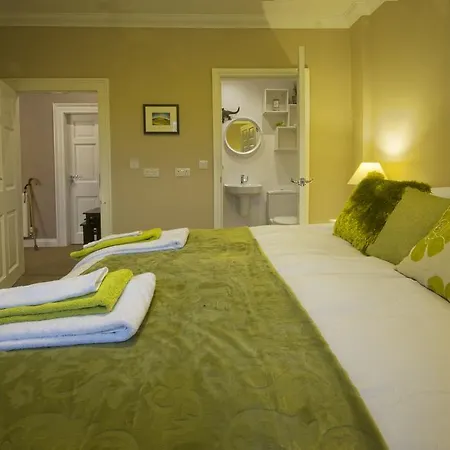 Robinsbrook Bed & Breakfast *